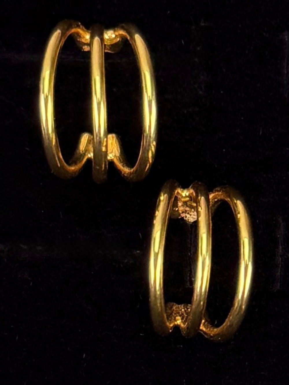 Vintage lightweight, goldtone, open hoop pierced post earrings